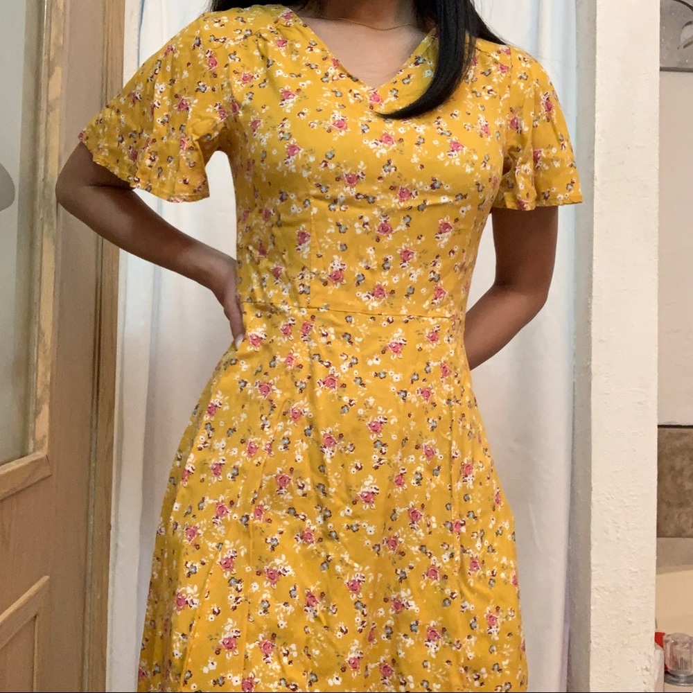 Beautiful DOWNEAST yellow spring dress 🌼